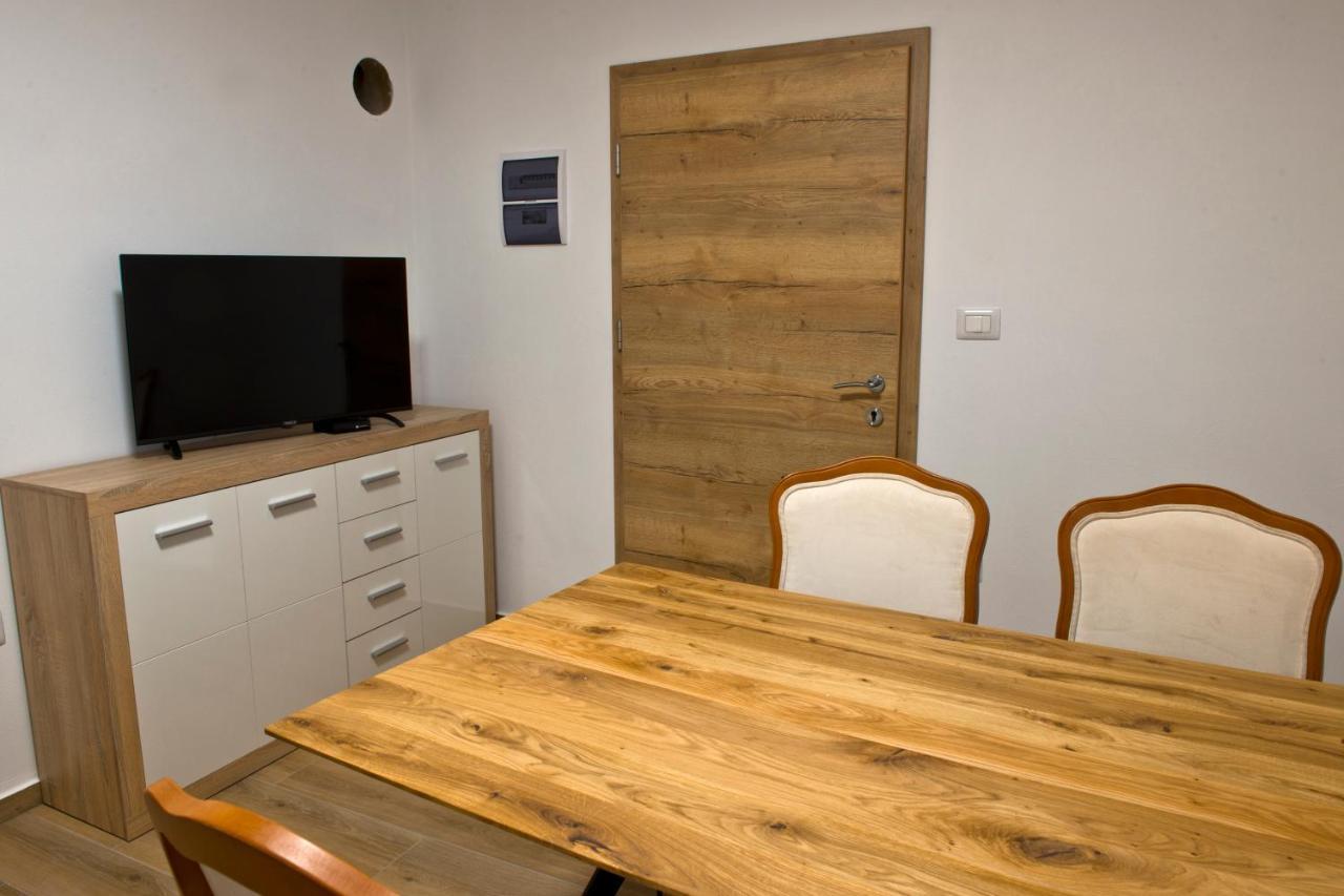 Apartmaji Tanto Malovse Чрниче Екстер'єр фото