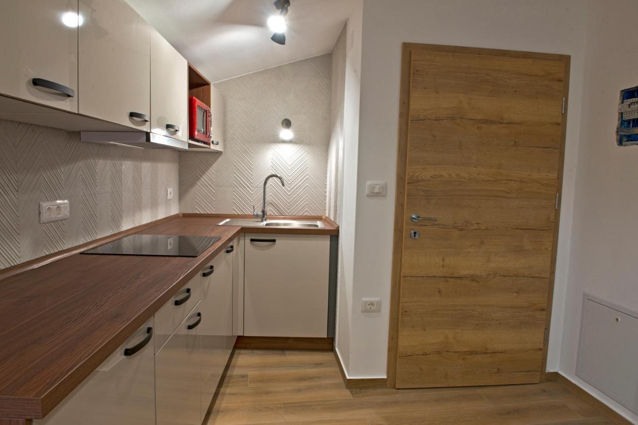 Apartmaji Tanto Malovse Чрниче Екстер'єр фото