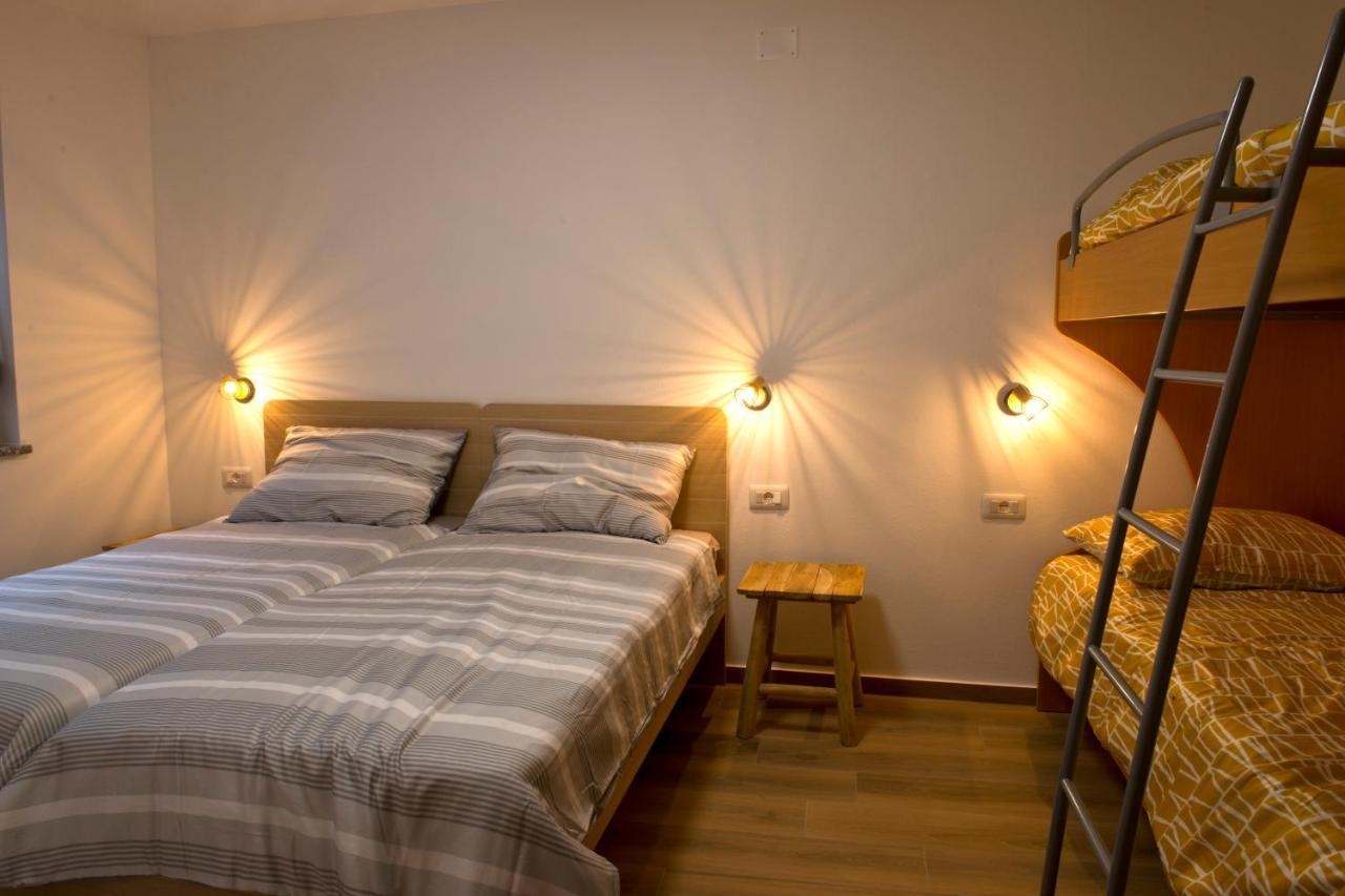 Apartmaji Tanto Malovse Чрниче Екстер'єр фото